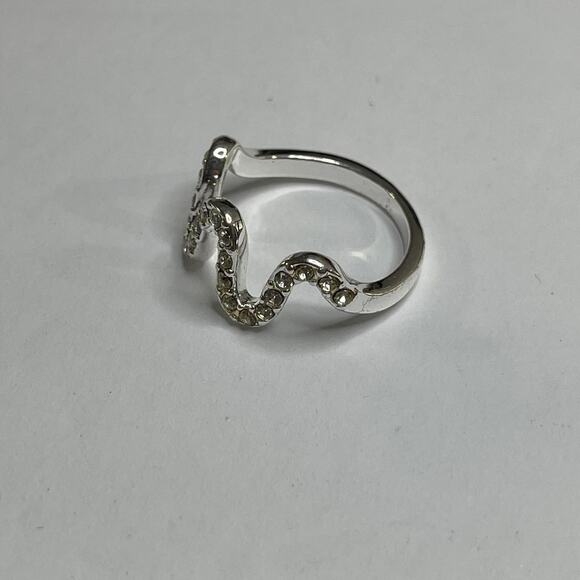Cocktail fashion silver ring women's size 6.75 with rhinestone inset - Picture 7 of 11